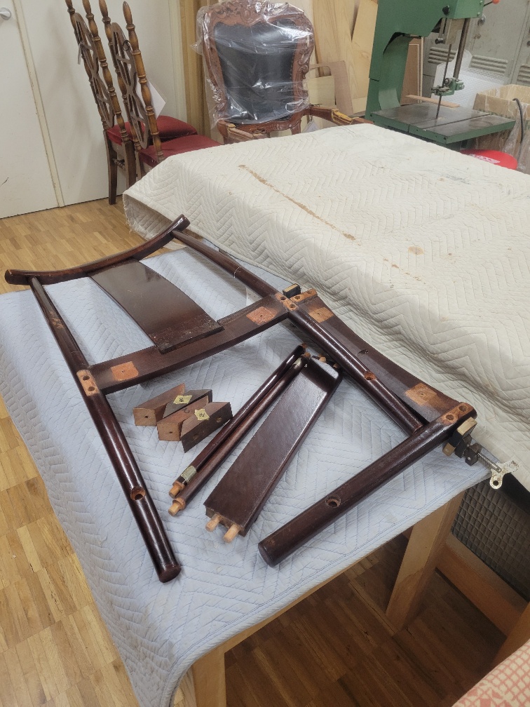 ダニエル「家具の病院」のこだわり修理 アーコールチェア等のぐら直し